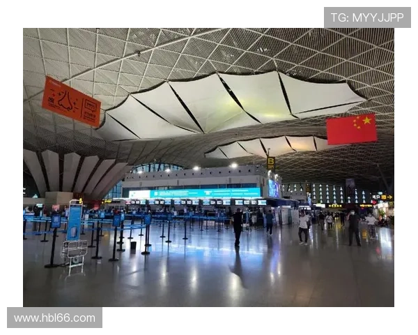 《国际机场：不止是起降，更是人生百态的舞台》